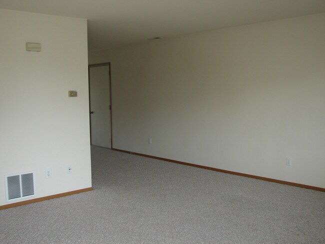 Building Photo - 1306/1308shak