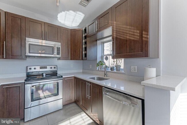 Foto del edificio - 4550 Strutfield Ln