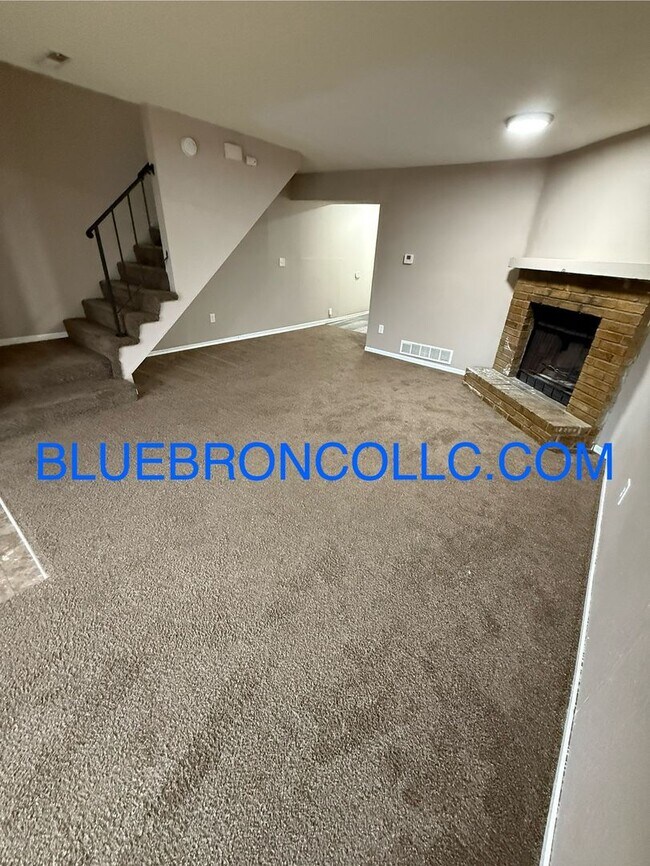 Foto del edificio - Spacious unit with granite counter tops and stainless steel appliances