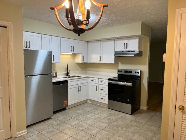 Photo - 3905 Westlawn Pl Apartment