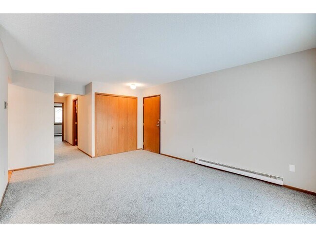 Building Photo - 1574 Cohansey St N