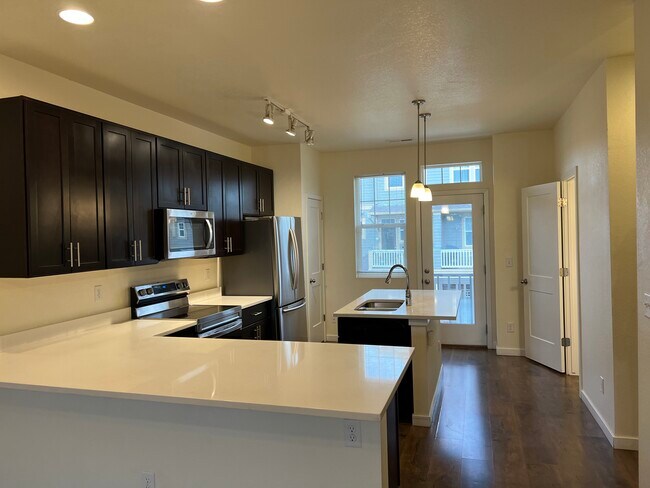 KITCHEN - 12890 King St