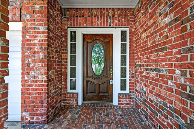 Foto del edificio - 7902 Fall Hollow Dr