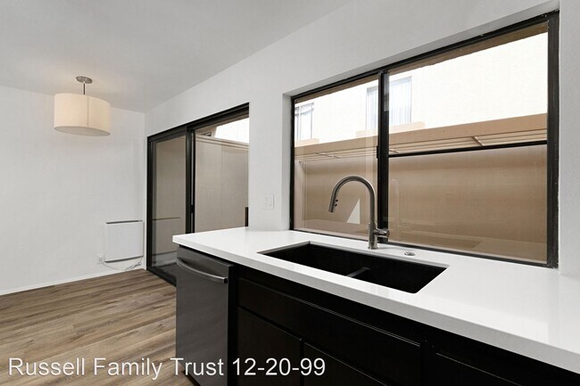 Building Photo - 2 br, 2.5 bath House - 3262 Via Marin #27