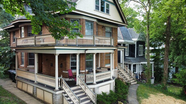 Foto del edificio - 2326 Ashland Ave