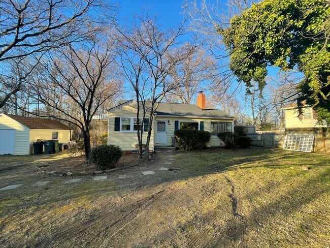 Foto del edificio - Renovated 2 BR Convenient to Battleground