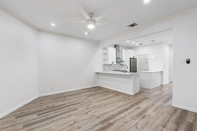 Foto del edificio - 1307 Kinney Ave