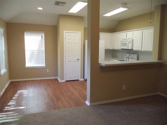 Foto del edificio - 5214 Flax Bourton St