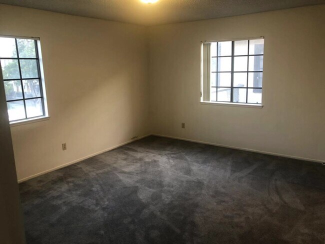 Foto del edificio - 1815 Cedar St