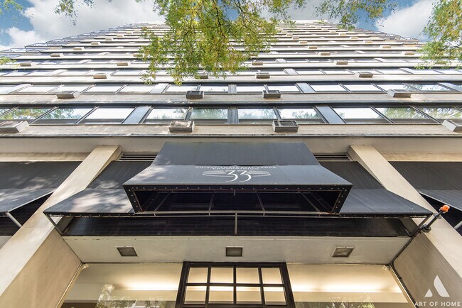 Building Photo - 33 E Cedar St