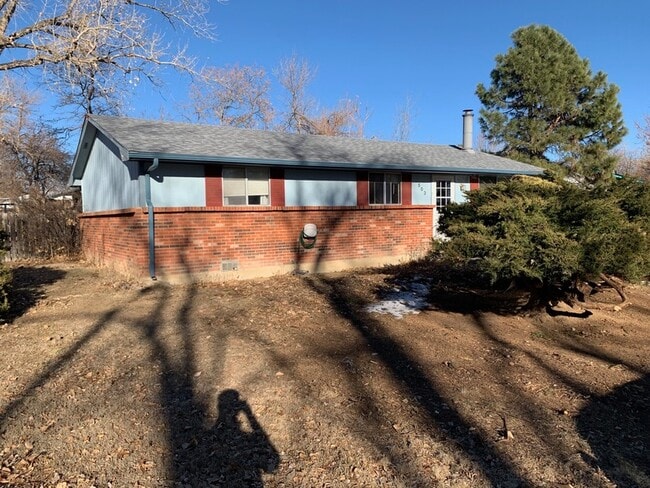 Building Photo - 503 Sunset Dr
