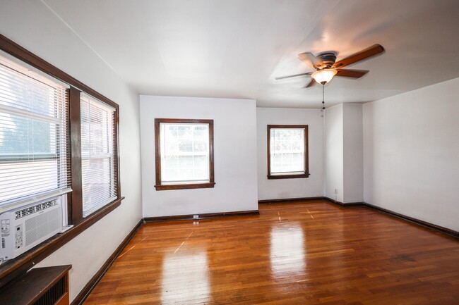 Building Photo - 335 E Broadway