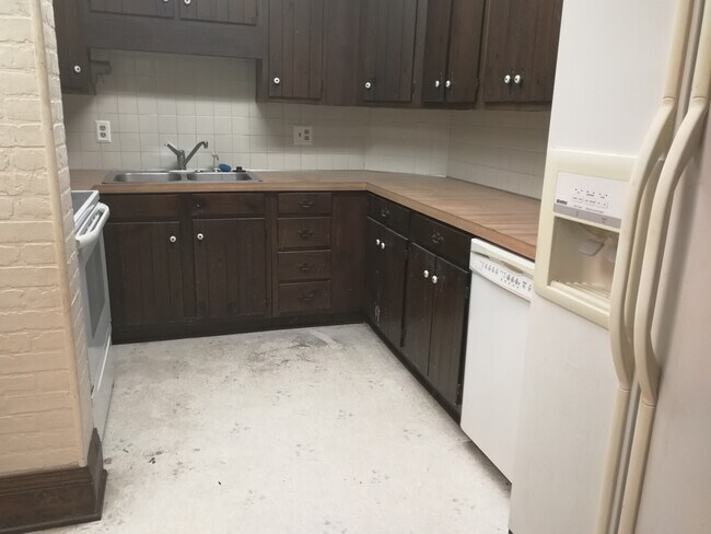 vista 1 de la cocina - 360 S Arlington St