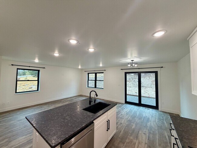 Foto del edificio - 3 B Raven Rdg Rd