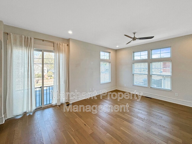 Photo - 121 W Stone Ave Townhome