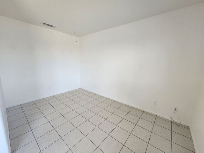 Foto del edificio - 6306 Athol Ave
