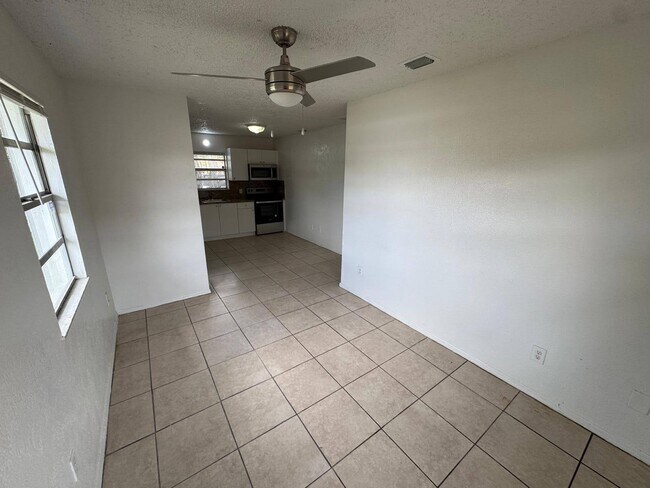 Foto del edificio - 300 NW 28th Way