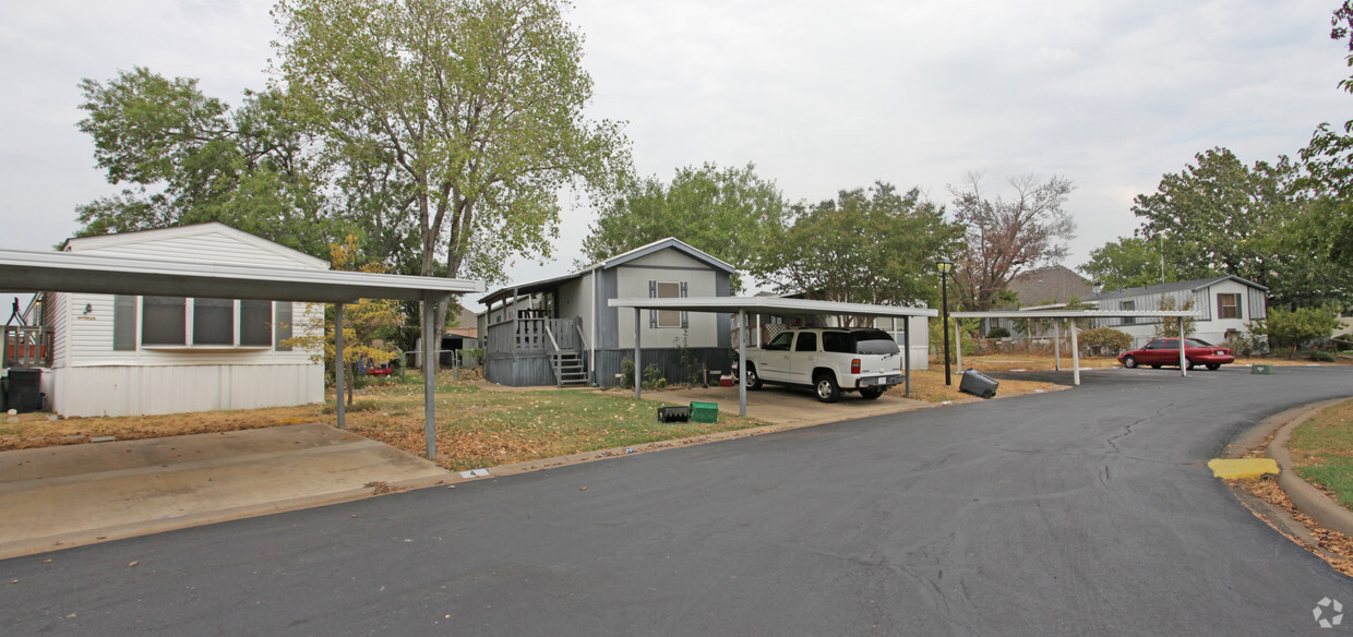 Building Photo - La Casita Manufactured Home Community