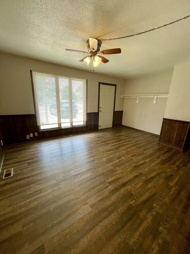 Foto del edificio - 2309 S Norwood Ave
