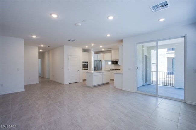 Building Photo - 2555 Hampton Rd