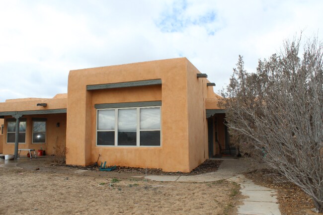 Building Photo - 148 Anya Rd