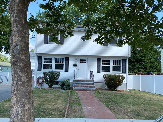 Building Photo - 17 Piermont St