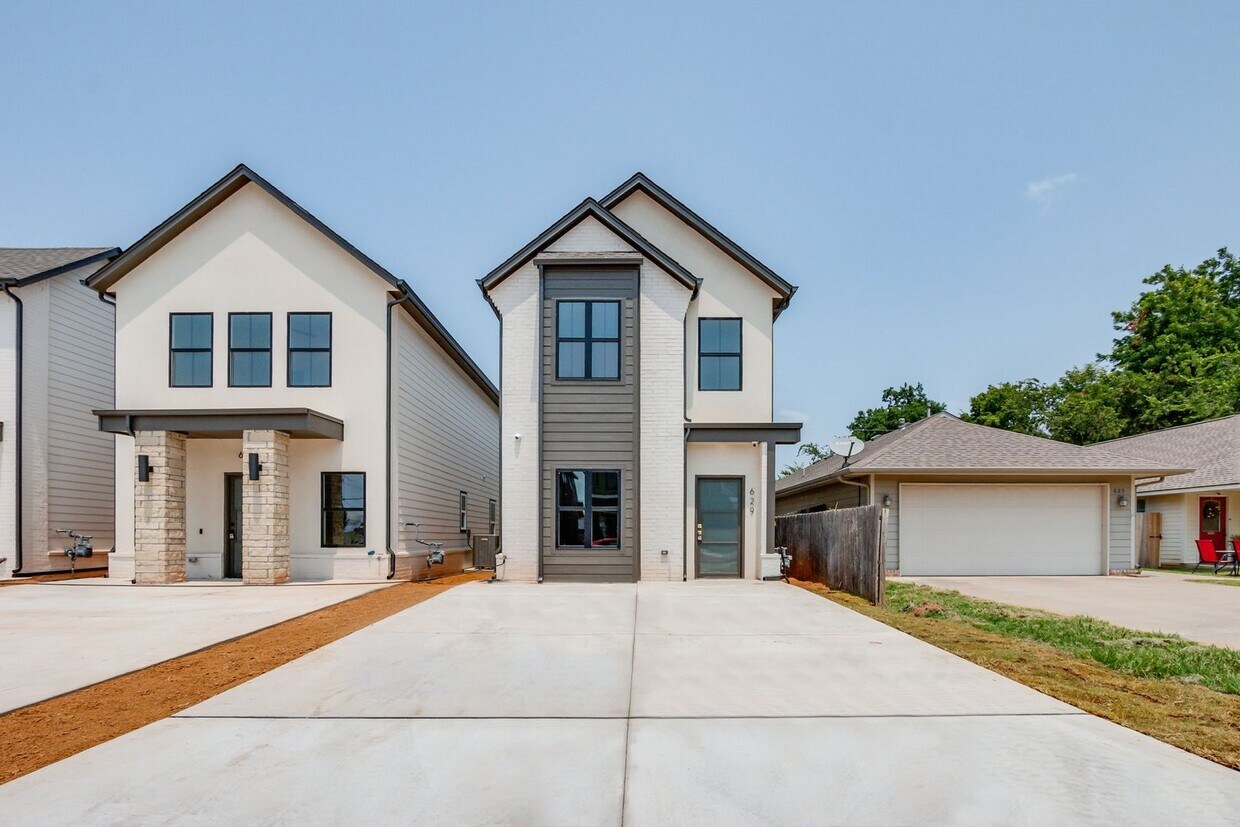 Primary Photo - Urban living in Edmond