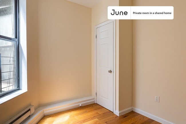 Building Photo - Room in Shared 4 bed/2 bath home