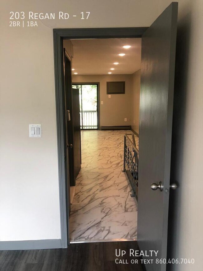 Foto del edificio - 203 Regan Rd