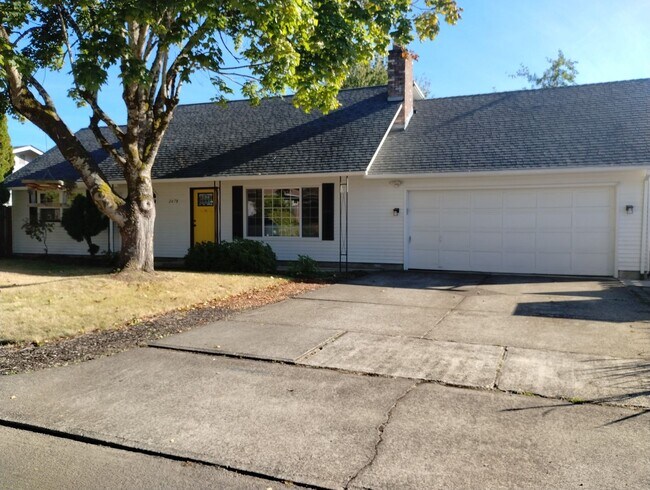 Building Photo - Ideal Hillsboro Location 2 Level Home with...