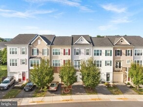 Building Photo - 207 Miles Hawk Terrace