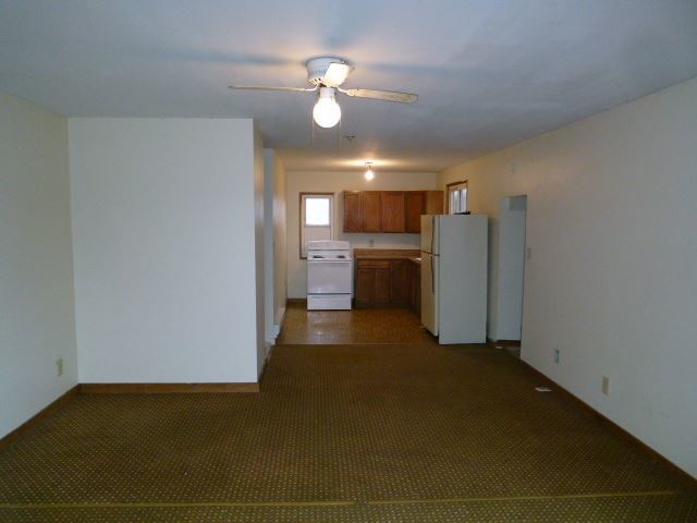 Building Photo - 2615 S Center St