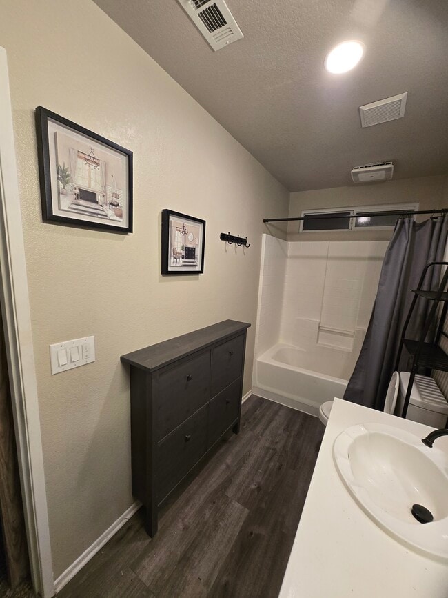 Foto del edificio - 44207 61st St W