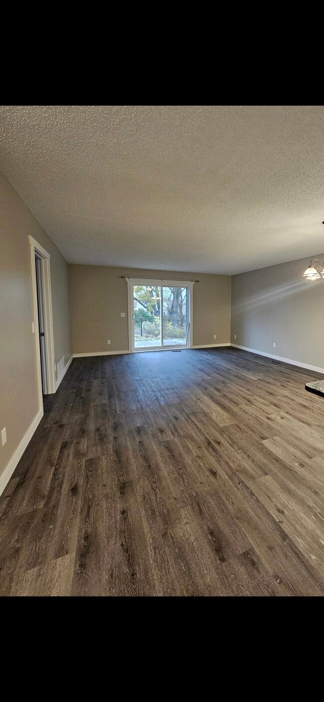 Building Photo - 3437 Ivy Ln