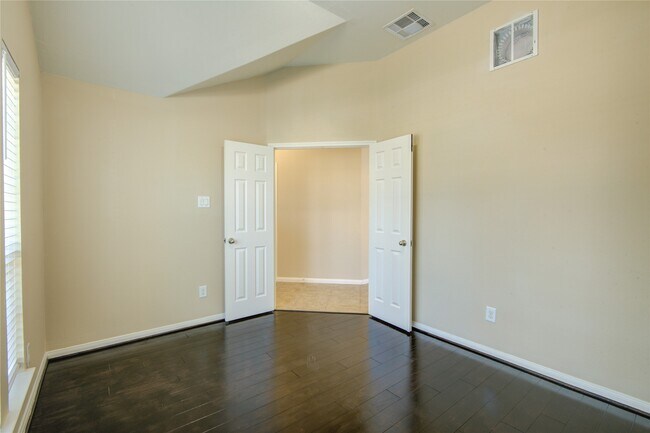 Foto del edificio - 26322 Creston Cliff Ct