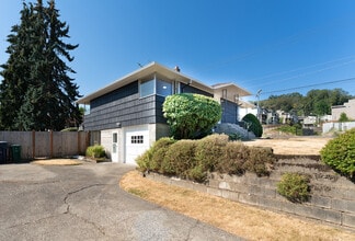 Building Photo - 8405 S 118th St