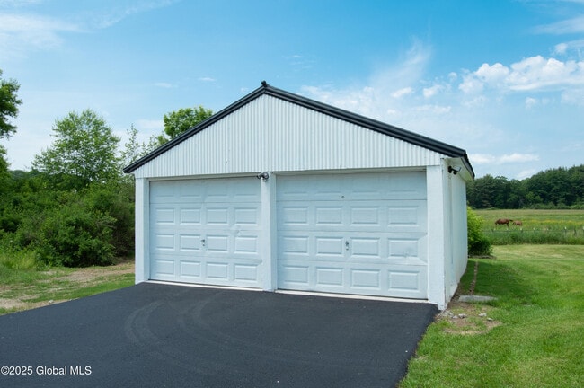 Building Photo - 798 NY-29