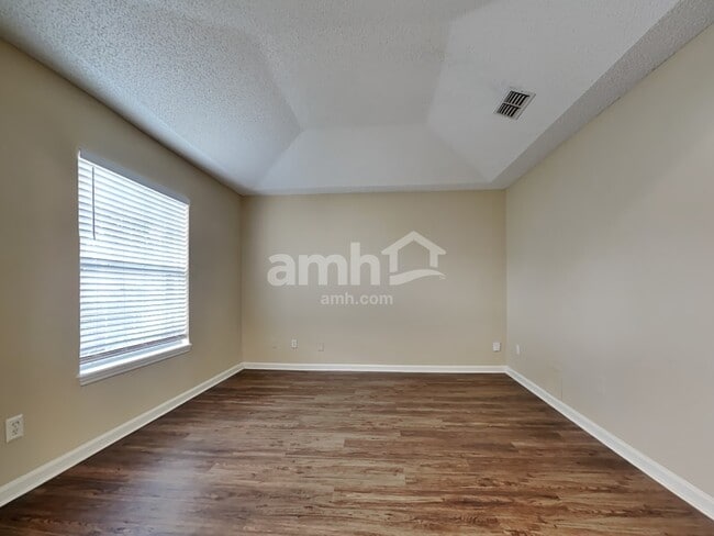 Building Photo - 334 Turtle Dove Dr