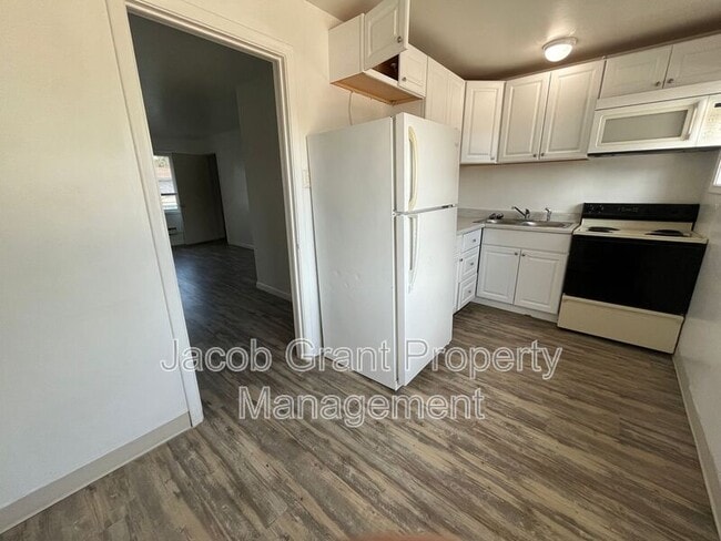 Building Photo - 575 Tiger Ave
