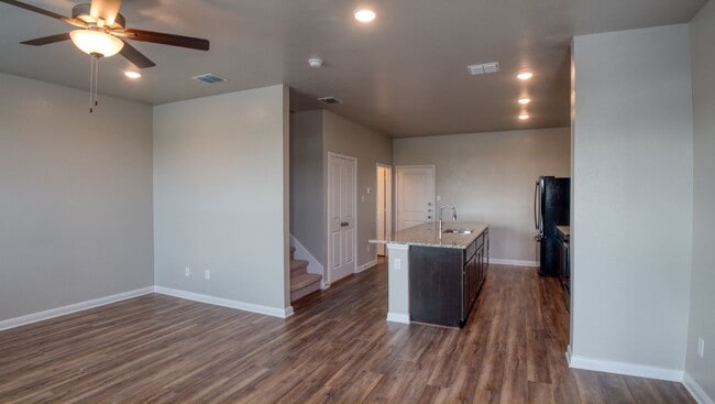 Building Photo - 1610 Lummus Dr