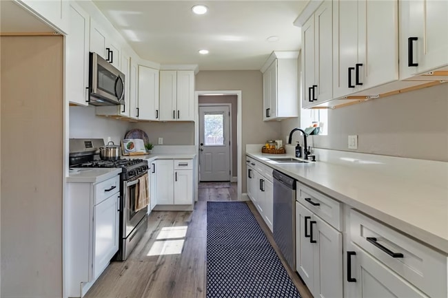 Foto del edificio - 1649 Crestview Ave