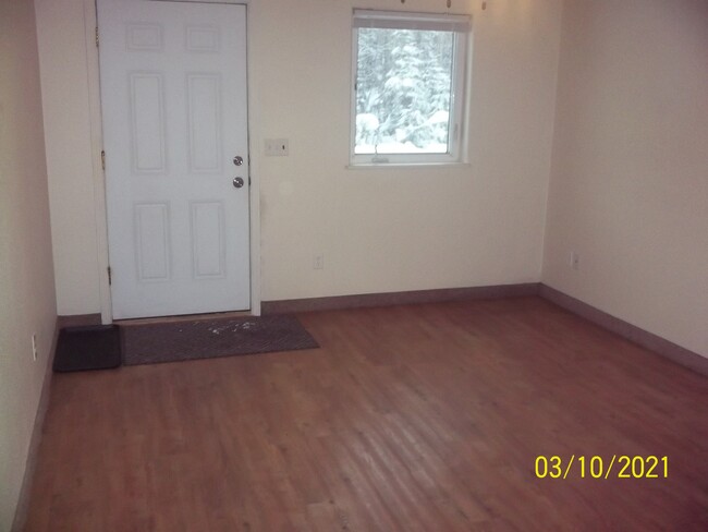 Living Room/front Door - 3001 Hurst Rd