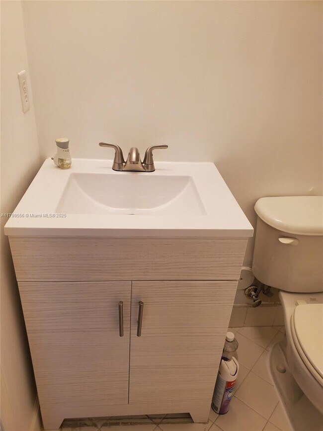 Foto del edificio - 2721 SE 12th Pl