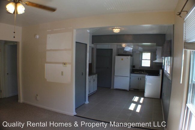 Building Photo - 2 br, 1 bath House - 2267 E McLean Ave