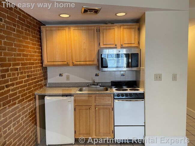 Building Photo - 12 Mt Auburn St