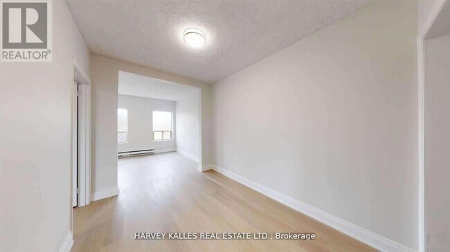 Building Photo - 98 Northcliffe Blvd