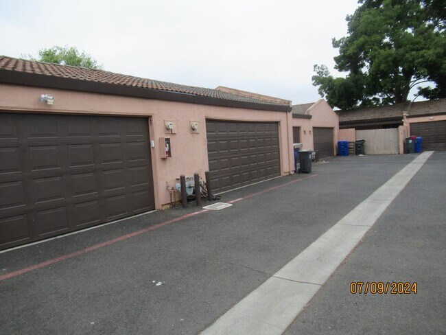 Building Photo - 2 Story - Condo