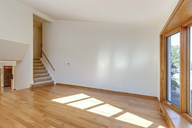 Foto del edificio - 317 E Valley Ln