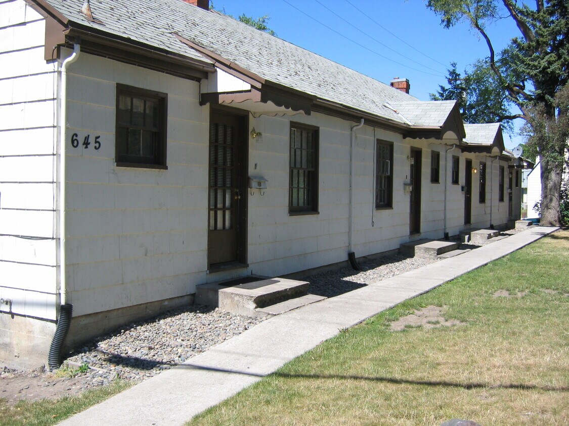 Primary Photo - 645 NE Campus St