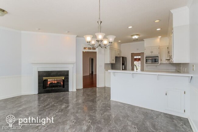Building Photo - 3 br, 2 bath House - 2104 Larks Court UNIT
